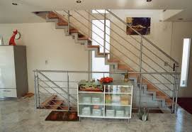 Wenn er also kurzerhand einen hausmeisterservice beauftragt, die sich um einen nicht erledigten reinigungsanteil im haus kümmern soll, müssen die mieter die so entstandenen kosten nicht tragen. Gerade Treppen Aus Stahl Und Holz Ç€ Stadler Treppen