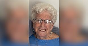 Joanne Stearns's Instagram, Twitter & Facebook