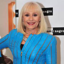 Carrà, cuyo nombre es raffaella maria roberta pelloni, falleció tras batallar con una larga enfermedad, según dijo su pareja, sergio japino, en un comunicado. Muere La Cantante Raffaella Carra A Los 78 Anos