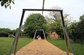In der schlange lernen sie, untereinander zu kommunizieren, sich abzuwechseln, rücksicht zu nehmen und auf diese weise ganz. Seilbahn Auf Dem Kinderspielplatz Ist Nun Fertig