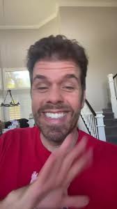 It's me! Perez Hilton!