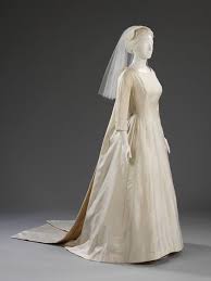 1963 Wedding Dress Heim Jacques C Victoria And Albert Museum London Old Wedding Dresses Wedding Dresses Vintage Wedding Gowns Vintage