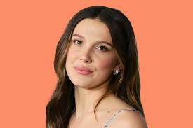 Millie Bobby Brown just went honey blonde, and it's the golden shade we  can't get enough of. We asked hairstylists how to get and maintain the  look. bit.ly/4c0PToo