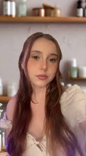 Amy Aviles's Instagram, Twitter & Facebook