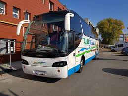 O calatorie cu autocarul iti da prilejul sa admiri atractii turistice. Transport InternaÈ›ional De Persoane È™i Colete Cu Best Ellit Tour SÄƒnducu Ro