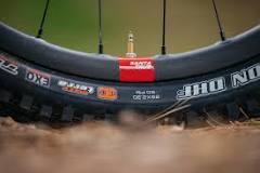 Carbon MTB Wheels: Are They Worth it vs Aluminum MTB Wheels ...