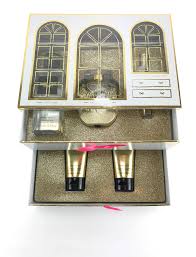 Victoria secret has teamed up with community bank to come up with the victoria secret credit card. Victoria S Secret Victoria S Secret Angel Gold Deluxe Gift Set Walmart Com Walmart Com
