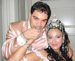 Stoian cântă de mic copil; Scanteia Care Va Reaprinde Un Scandal UriaÈ Unde Vrea Florin Salam SÄ Èi Ingroape Fratele Evenimentul Zilei