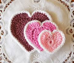 How to crochet a heart: Hearts In 3 Sizes Free Crochet Patterns