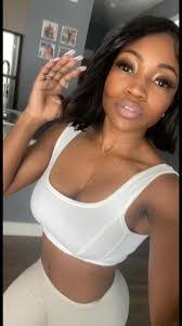 Ebony Belle's Instagram, Twitter & Facebook