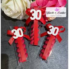 Scopri diverse idee per creare la tua confettata ideale con i confetti di sulmona, qualità irrinunciabile e versatilità per abbellire la tavola! Confezione Bomboniera Gessetto Numero 30 Compleanno Festa