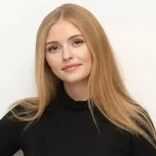 Anna Fleisher's Instagram, Twitter & Facebook