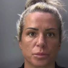 Winnie Connors's Instagram, Twitter & Facebook