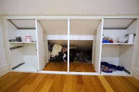 Der Bisher Beste Hack Unter Der Traufe In 2020 Attic Bedroom Designs Attic Bedroom Storage Small Attic Room