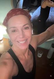 4 months of clean eating and workouts did this 😍 Note:no makeup