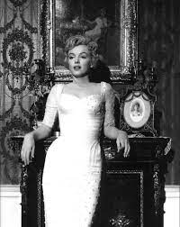 Google Image Result For Http Upload Wikimedia Org Wikipedia Commons D D9 Mari Marilyn Monroe Photos Marilyn Monroe Movies Glamour