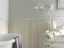 Poser du lambris, vous y avez déjà songé mais ne savez pas forcément comment vous y prendre ? Ambiance Douce Et Naturelle Pour Cette Salle De Bains Le Lambris Apporte Une Touche D Atuthenticite Ref Lambris Pvc Imitation Bois Home Decor Home Interior