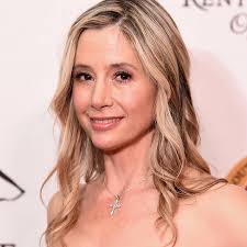 Here's What The Cast Of "Romy And Michele's High School Reunion" Looks Like  Exactly 20 Years Later