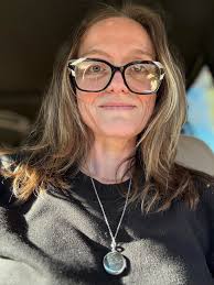 Good day Witches! I am a portrait photographer 📸 in Southern CA and if you  feel moved to do so ✨I would really appreciate a like and or follow