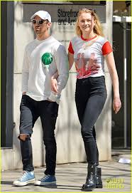 Sophie Turner Displays Love for Joe Jonas With Message Inked on Her Hand:  Photo 3885891 | Joe Jonas, Sophie Turner Photos | Just Jared: Entertainment  News