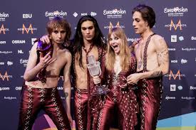 Ethan has a vest that covers him more than damiano but leaves his arms bare. Italy Eurovision Winners Return Home To Cheers A Drug Test