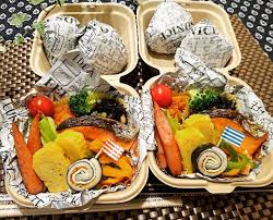 使い捨てだから楽チン 100均ペーパーランチボックスの使いこなし術15選 macaroni 料理 レシピ お弁当 使い捨て お弁当 運動会 レシピ