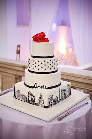 New York Wedding Inspired Cake Newyorkwedding Newyorkbride Newyorkweddingvenue Weddingcake Themed Wedding Cakes New York Cake Nyc Cake