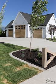 Modern Farmhouse 3 Car Garage Millhaven Homes Farmhousehomedecoration Modern Farmhouse Exterior Farmhouse Exterior Garage Door Design
