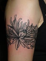 European Artist Lea Nahon Http Www Leanahon Com Gallery Tattoos 40 Idees De Tatouages Beau Tatouage Tatouage Chrysantheme