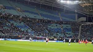 4 004 просмотра 4 тыс. Ich Dachte Wir Sind Im Hallenbad Miese Stimmung Bei Landerspiel Sorgt Fur Spott