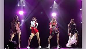 Which cake do you choose? Stylist Blackpink Dinilai Pilih Kasih Spesial Jennie Dan Jisoo Cantik Tempo Co