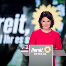 Baerbock zählte zudem eine mitgliedschaft in der organisation hoher flüchtlingskommissar der vereinten nationen (unhcr) auf. Annalena Baerbock Erklart Warum Sie Scheisse Sagte Stern De