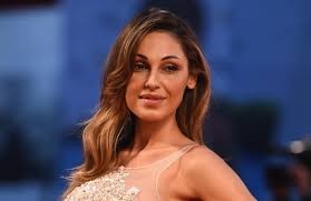 Anna tatangelo progetto b anna. Anna Tatangelo Esce Allo Scoperto Con Il Suo Amore Scopriamo Chi Efoto