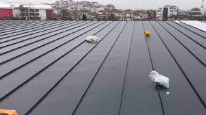Mevcut ahşap, çelik, betonarme kiriş veya aşıklı çatı üzerine 0,65 mm fabrikasyon rulo boyama sistemi ile boyanmış (dışa bakan yüzeyi 5 mikron sıcak daldırma galvaniz üzeri boyalı oluklu/trapez sac. Lb Metal Kenet Cati Kaplama Sistemleri Trapez Kenetli Cati Kaplama Detayi Trapez Kenet 05321520318 Youtube