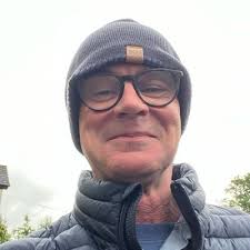 Emily Pharez (@emilypharez)