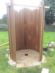 Dusche Holz Stein Jpg 480 640 Solardusche Garten Garten Aussenbad