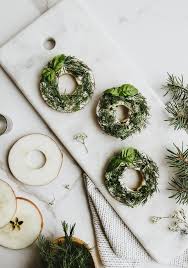 Couronnes De Noel A La Pomme A L Aneth Trois Fois Par Jour Christmas Food Food Art Christmas Spirit