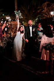 Sumérgete en todo un universo de nuevas tramas fuera de la comunidad. 25 Canciones Para La Entrada De Los Novios A La Recepcion Primer Baile Bailes De Boda Musica Boda