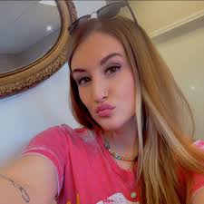 Closets By Carmen VIP/Open Wed-Sat/Will Ship