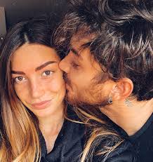 Andrea cerioli alla fidanzata valentina rapisarda. Andrea Cerioli Risponde Alle Frecciatine Dell Ex Niente Scalfisce Arianna