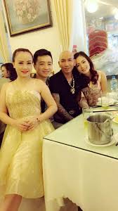 Diễn viên hoàng yến chia sẻ với vietnamnet, ngày 22/6 vừa qua cô đang ở quán của bạn thuộc phường xuân la, tây hồ, hà nội thì chồng cũ tới gặp. Ulhgsenaf9mdam