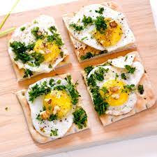 Pâté végétalien à base de légumes pour vos recettes d'apéritif vegan. Toasts Suedois Aux Oeufs De Caille Cerfeuil Et Noix