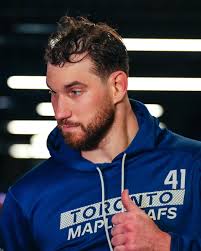 Biggest guy at Leafs camp: Anthony Stolarz, who comes in at 6-foot-6 and  248 pounds He was 243 last year #fblifestyle