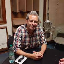 Jun 19, 2021 · this journal presents critical reviews of present and future trends spanning modern chemical research, including intersections with such disciplines as biology, medicine, physics and materials science. Mario Ferreira By Radio Carve