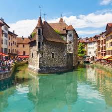 Sarkoszys konservative liegen vor le pens rechtspopulisten. Annecy Eine Alpenstadt Zum Verlieben Geo