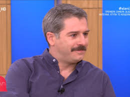 Σπούδασε στη δραματική σχολή του θεάτρου τέχνης «κάρολος κουν». Dakryse O Ale3andros Mpoyrdoymhs Sthn Ekpomph Ths Menegakh Deite Binteo