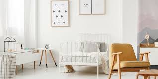 Cara menghias kamar tidur sempit dengan tempat tidur besar. 5 Cara Menata Kamar Tidur Sempit Agar Lebih Nyaman Halaman All Kompas Com