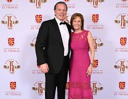 UniversityofStThomas_75AnniversaryGala_May7.2022_ Andy and Aileen McCormick