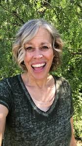 Aimee Valle's Instagram, Twitter & Facebook