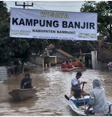 Pemerintah akan menetapkan banjir lebak sebagai klb provinsi. Warga Baleendah Pasang Spanduk Wisata Kampung Banjir Kabupaten Bandung Bandung Kita
